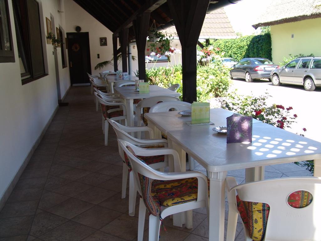 Bed and Breakfast Eifert Ház Balatongyörök Camera foto